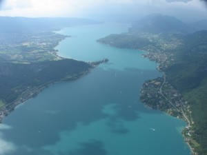 Le lac d'Annecy vue du ciel