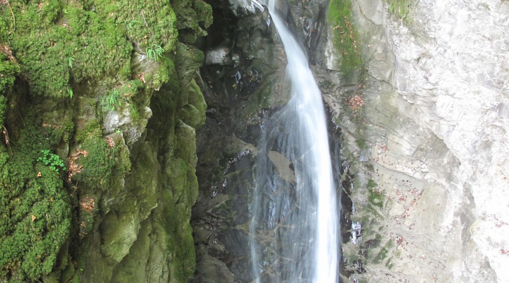 Les grottes et cascades de Seythenex non loin du lac d’Annecy