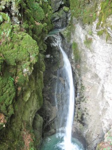 Les grottes et cascades de Seythenex non loin du lac d’Annecy