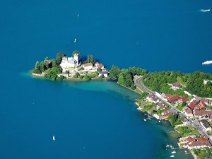 Château Ruphy sur la presque île de Duingt