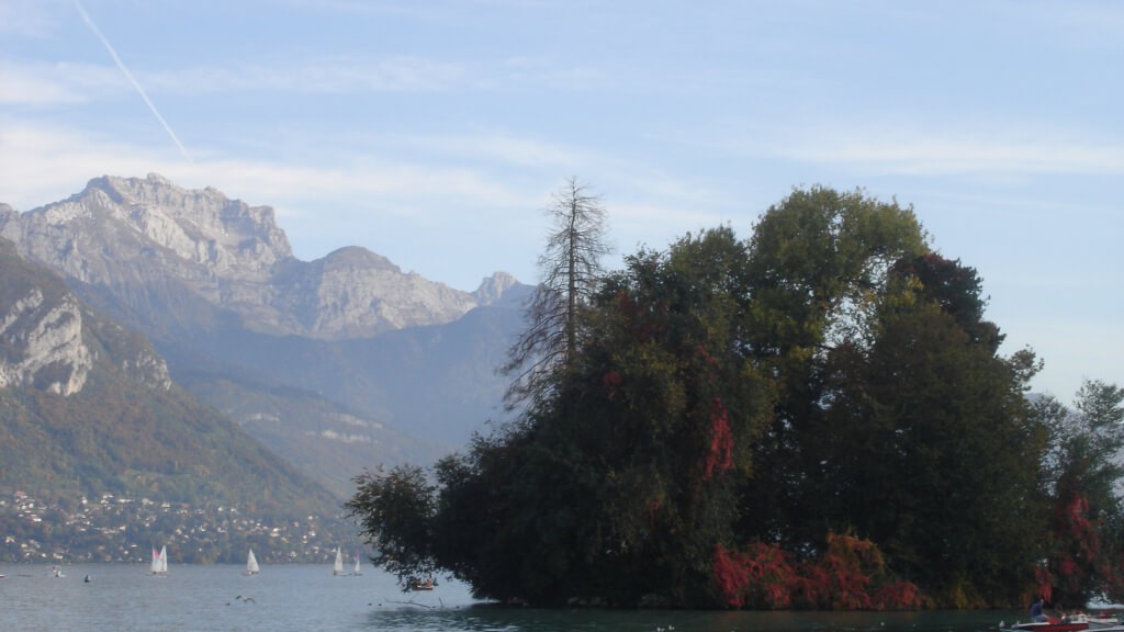 L’île des Cygnes du lac d’Annecy