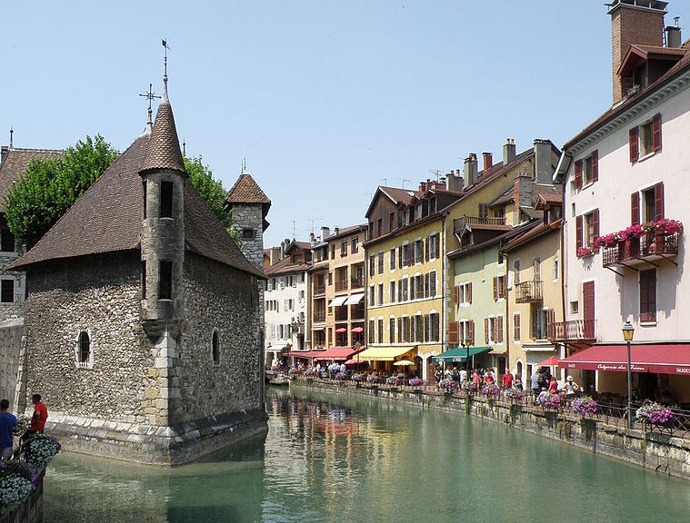 palais-de-lisle-annecy-hotel-des-alpes