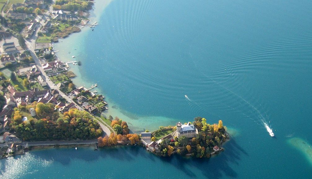 Duingt rive du lac annecy