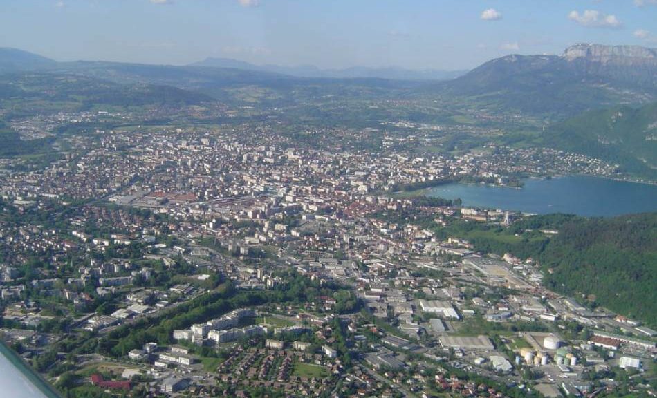 annecy chateau montpon